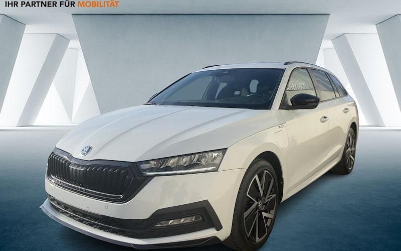 Gebraucht Skoda Octavia SportLine 204 PS (150 kW) 2022 Weiß Kombi