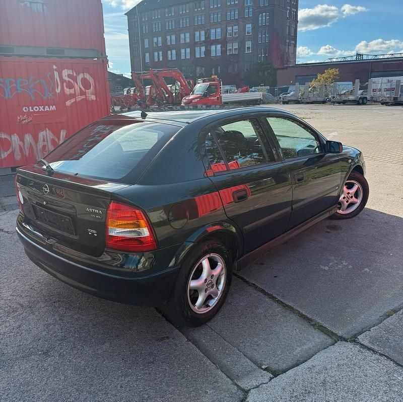 Grün Gebraucht 2000 Opel Astra Kleinwagen | 1.900 € (Fairer Preis) - Bild 1/4