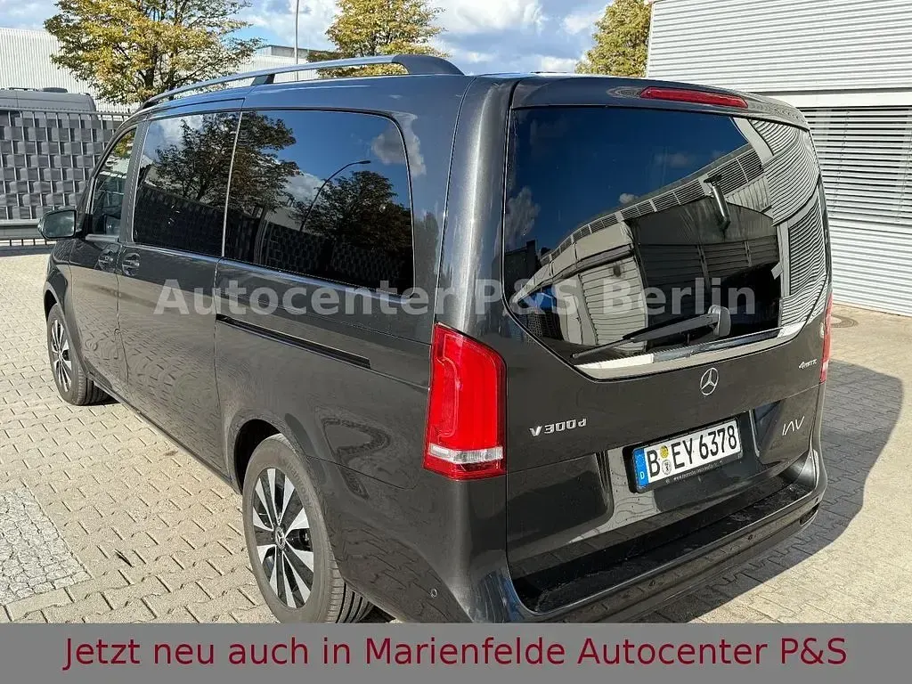 Gebraucht Mercedes V300 237 PS (174 kW) 2023 Grau Van / Kleinbus