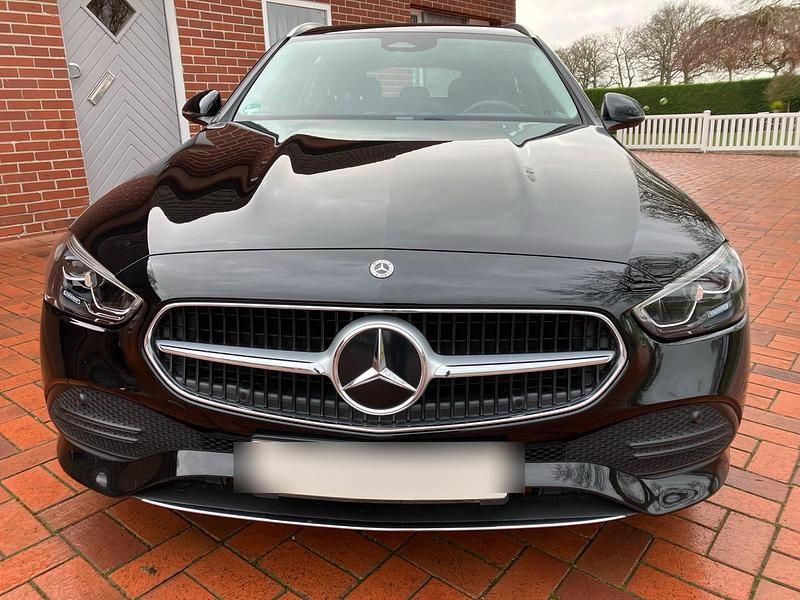 Gebraucht Mercedes C200 Avantgarde 163 PS (119 kW) 2022 Schwarz Kombi