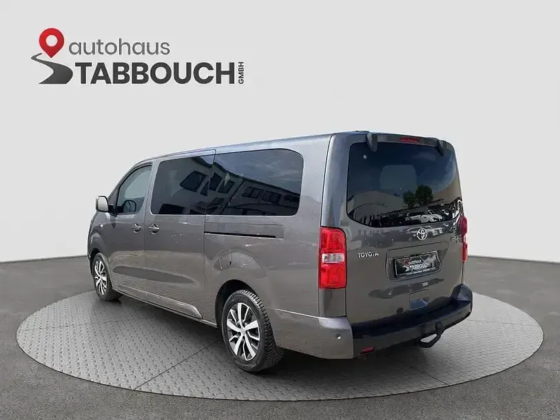 Gebraucht Toyota Proace Verso 177 PS (130 kW) 2017 Grau Kombi