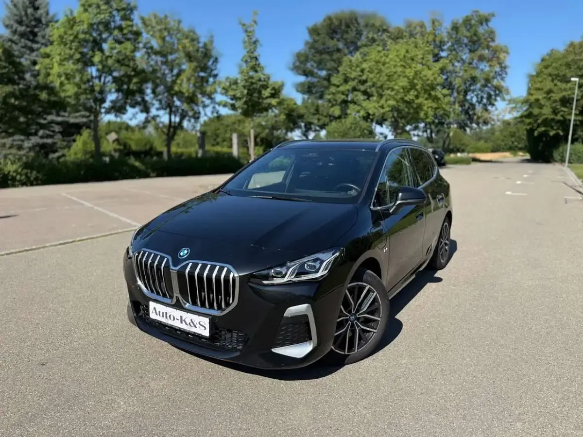 Gebraucht BMW 230 M Sport 150 PS (110 kW) 2023 Saphirschwarz Van / Kleinbus