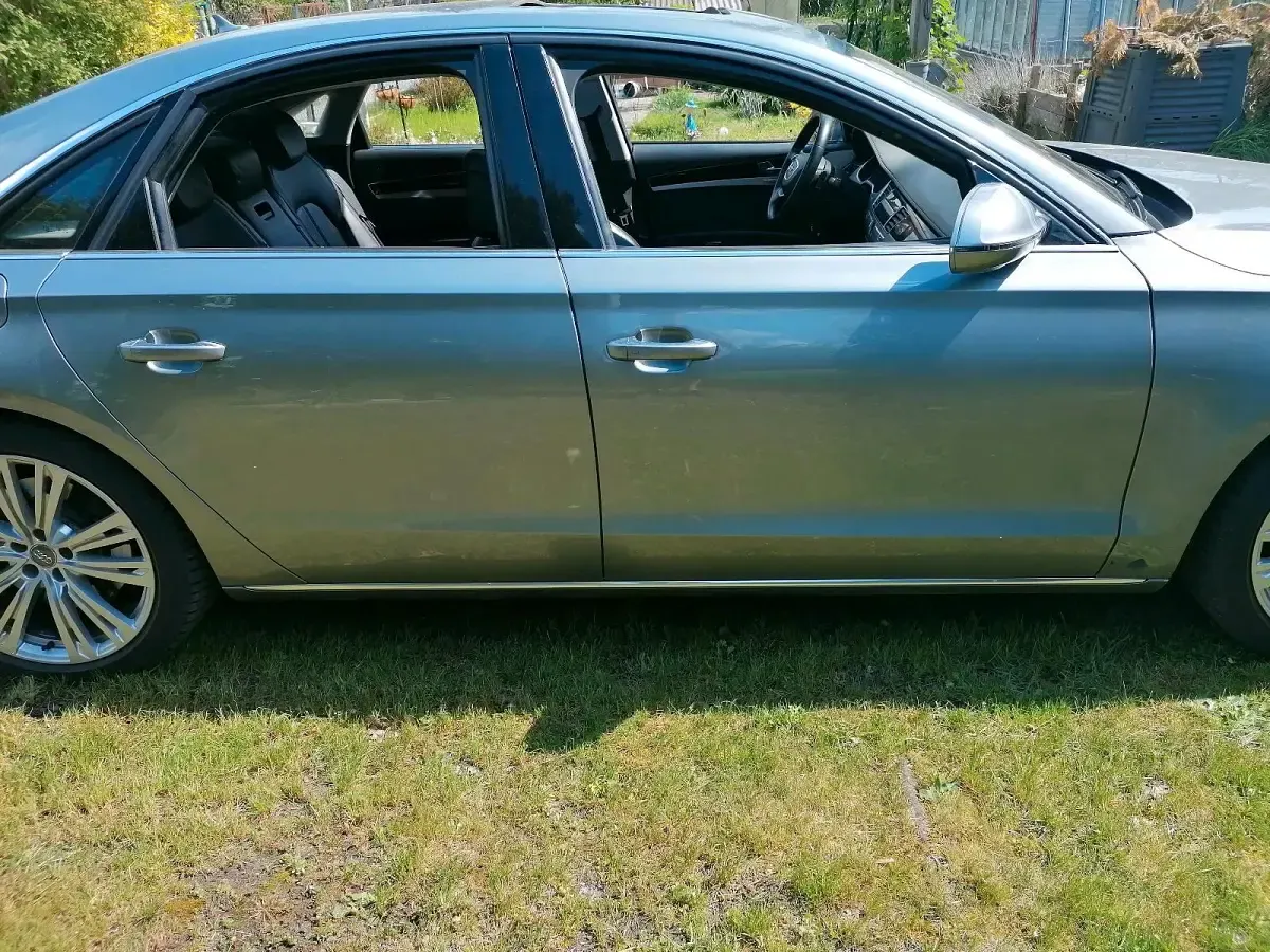 Usata Audi A8 371 CV (272 kW) 2011 Grigio Berlina