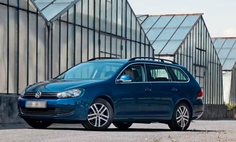 Gebraucht VW Golf VI 105 PS (77 kW) 2010 Blau Kleinwagen