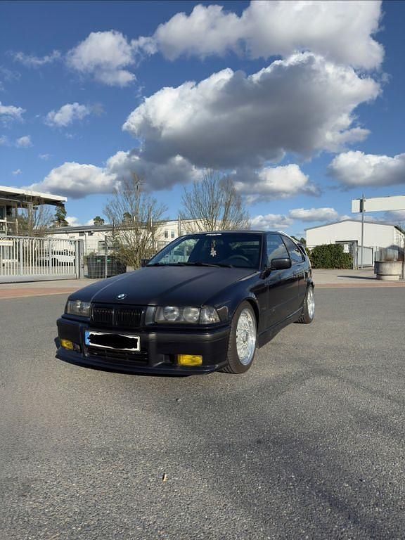 Gebraucht BMW 323 M Sport 170 PS (125 kW) 1997 Schwarz Limousine