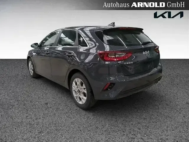 Usado Kia Ceed Vision 140 CV (102 kW) 2025 Gris Utilitario