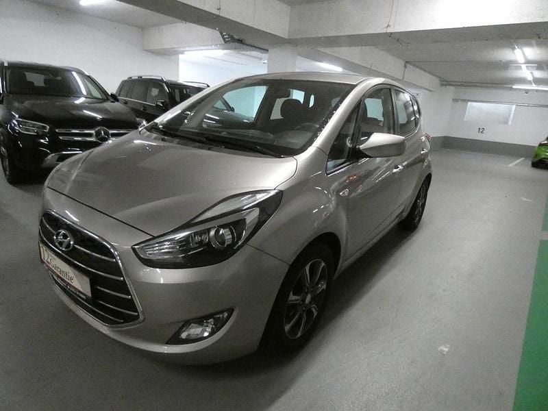 White sand Gebraucht 2017 Hyundai ix20 Trend Van / Kleinbus | 7.800 € (Guter Preis) - Bild 1/4