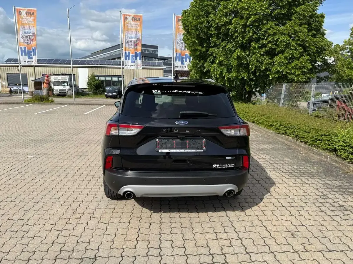 Gebraucht Ford Kuga Titanium 150 PS (110 kW) 2021 Obsidianschwarz metallic SUV