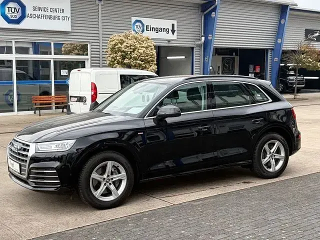 Gebraucht Audi Q5 Sport 163 PS (119 kW) 2020 Schwarz SUV