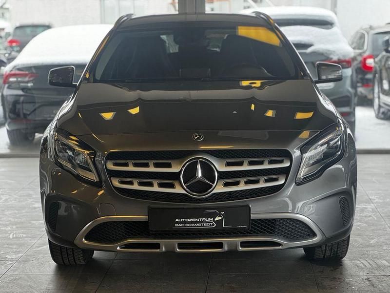 Gebraucht Mercedes GLA250 211 PS (155 kW) 2017 Grau SUV