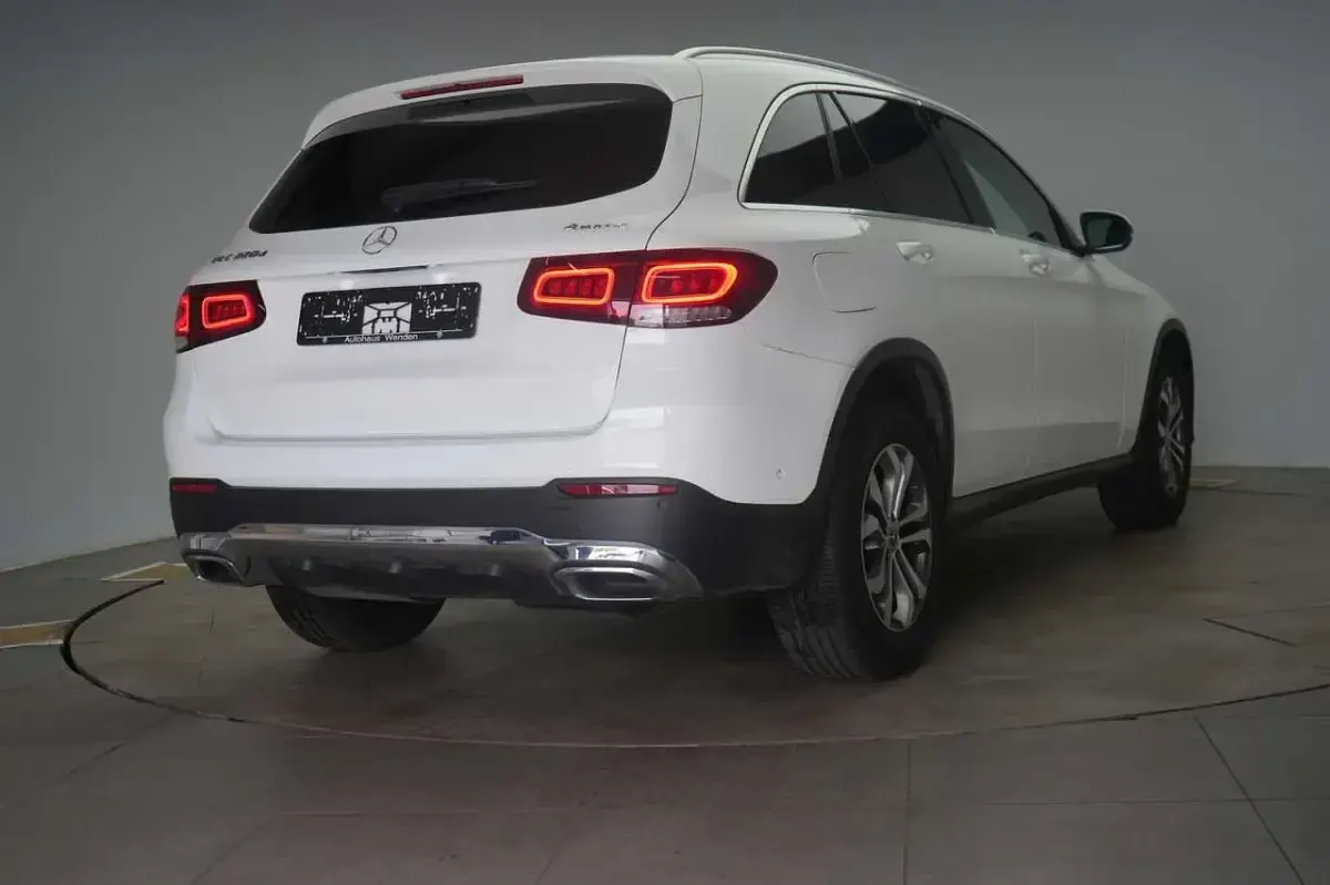 Gebraucht Mercedes GLC220 194 PS (142 kW) 2019 Polar white SUV