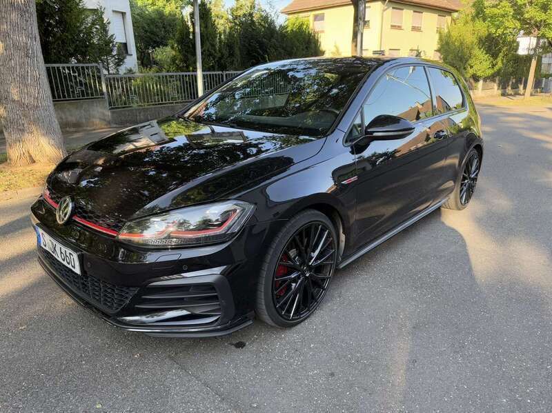 Schwarz Gebraucht 2018 VW Golf VII GTI Kleinwagen | 17.900 € (Superpreis) - Bild 1/4