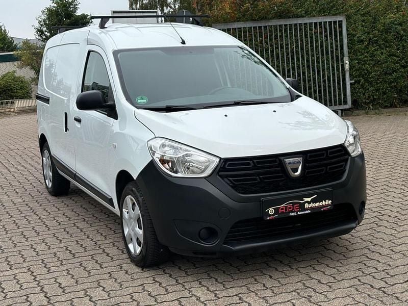 Weiß Gebraucht 2018 Dacia Dokker Essentiel Van / Kleinbus | 7.999 € (Fairer Preis) - Bild 1/4