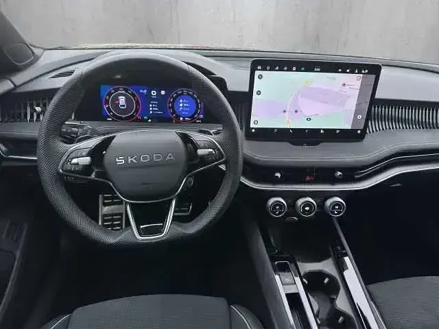 Używany Skoda Superb 193 KM (141 kW) 2025 Czarny Kombi