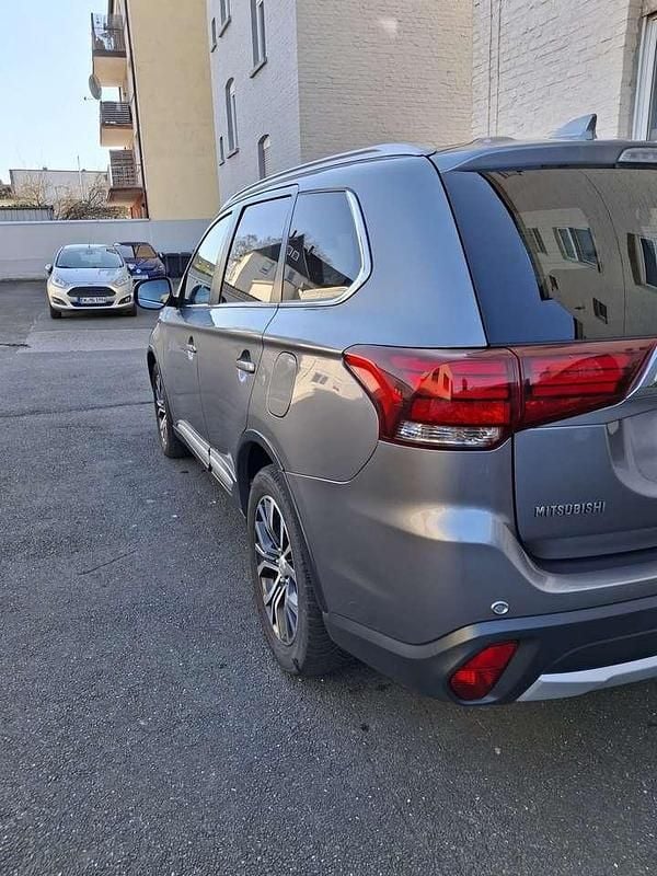 Gebraucht Mitsubishi Outlander Plus 150 PS (110 kW) 2018 SUV