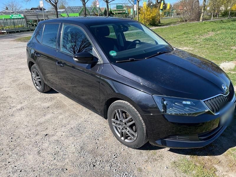 Second-hand Skoda Fabia 90 CP (66 kW) 2017 Negru Hatchback