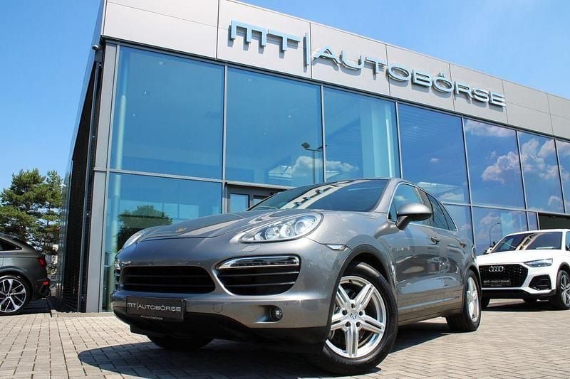 Grau Gebraucht 2012 Porsche Cayenne S Sport SUV | 28.900 € (Fairer Preis) - Bild 1/4