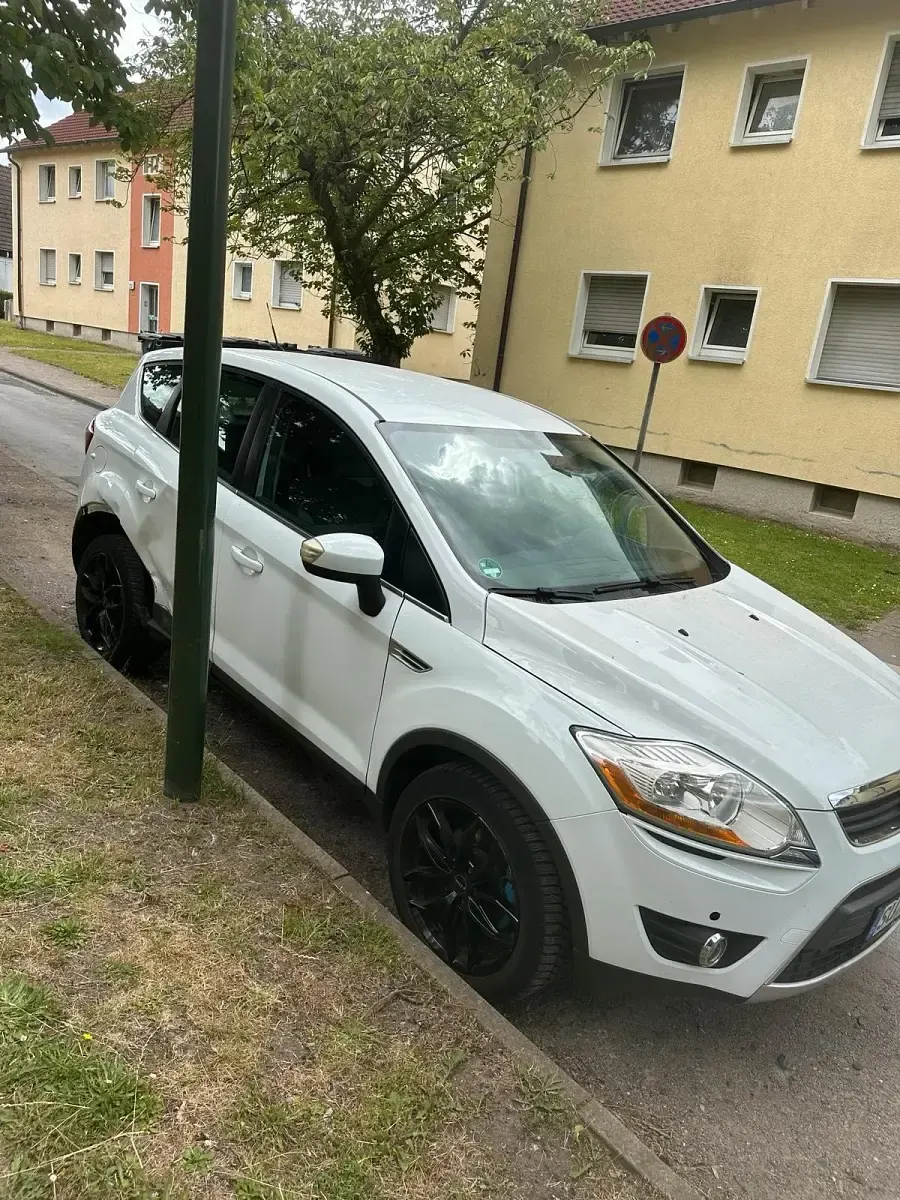 Gebraucht Ford Kuga 140 PS (102 kW) 2011 Weiß SUV