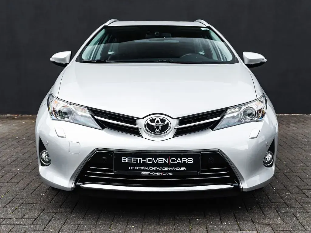 Gebraucht Toyota Auris Multidrive S 132 PS (97 kW) 2015 Silber Kombi