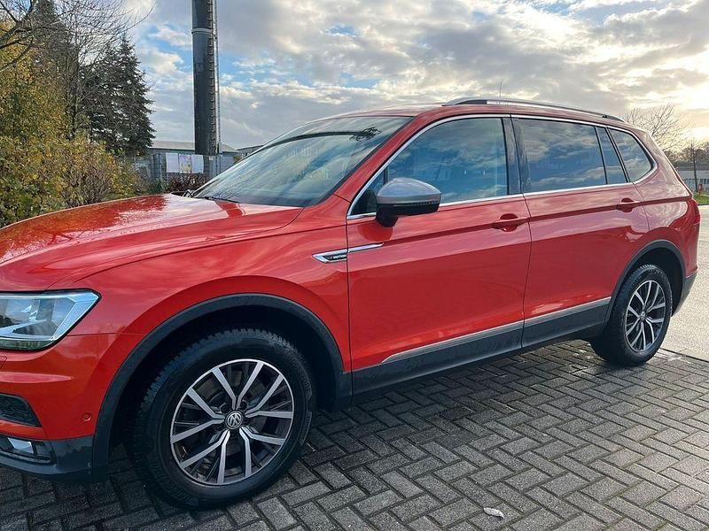 Orange Gebraucht 2019 VW Tiguan Allspace SUV | 28.200 € (Etwas zu teuer) - Bild 1/4