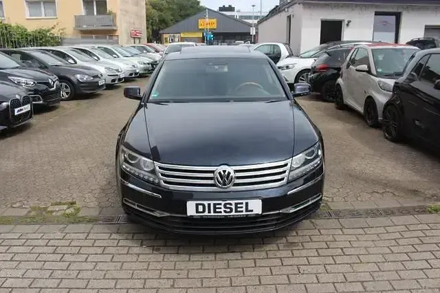 Gebraucht VW Phaeton 239 PS (175 kW) 2011 Blau Limousine