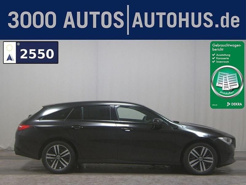 Schwarz Gebraucht 2022 Mercedes CLA200 Shooting Brake Progressive Kombi | 19.480 € (Superpreis) - Bild 1/4