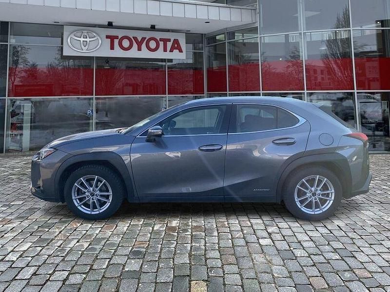 Gebraucht Lexus UX 199 PS (146 kW) 2019 Grau SUV