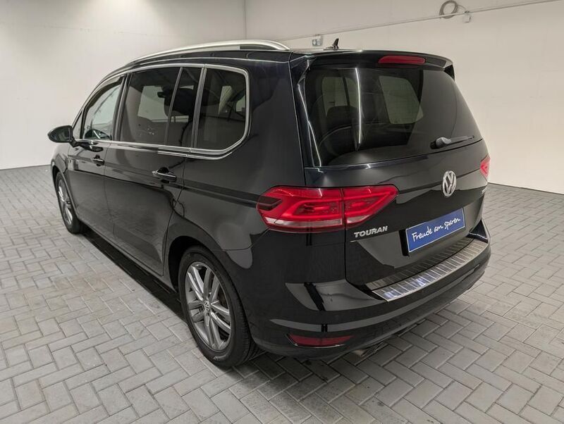 Gebraucht VW Touran Highline 150 PS (110 kW) 2016 Schwarz (tiefschwarzmet.) Van / Kleinbus