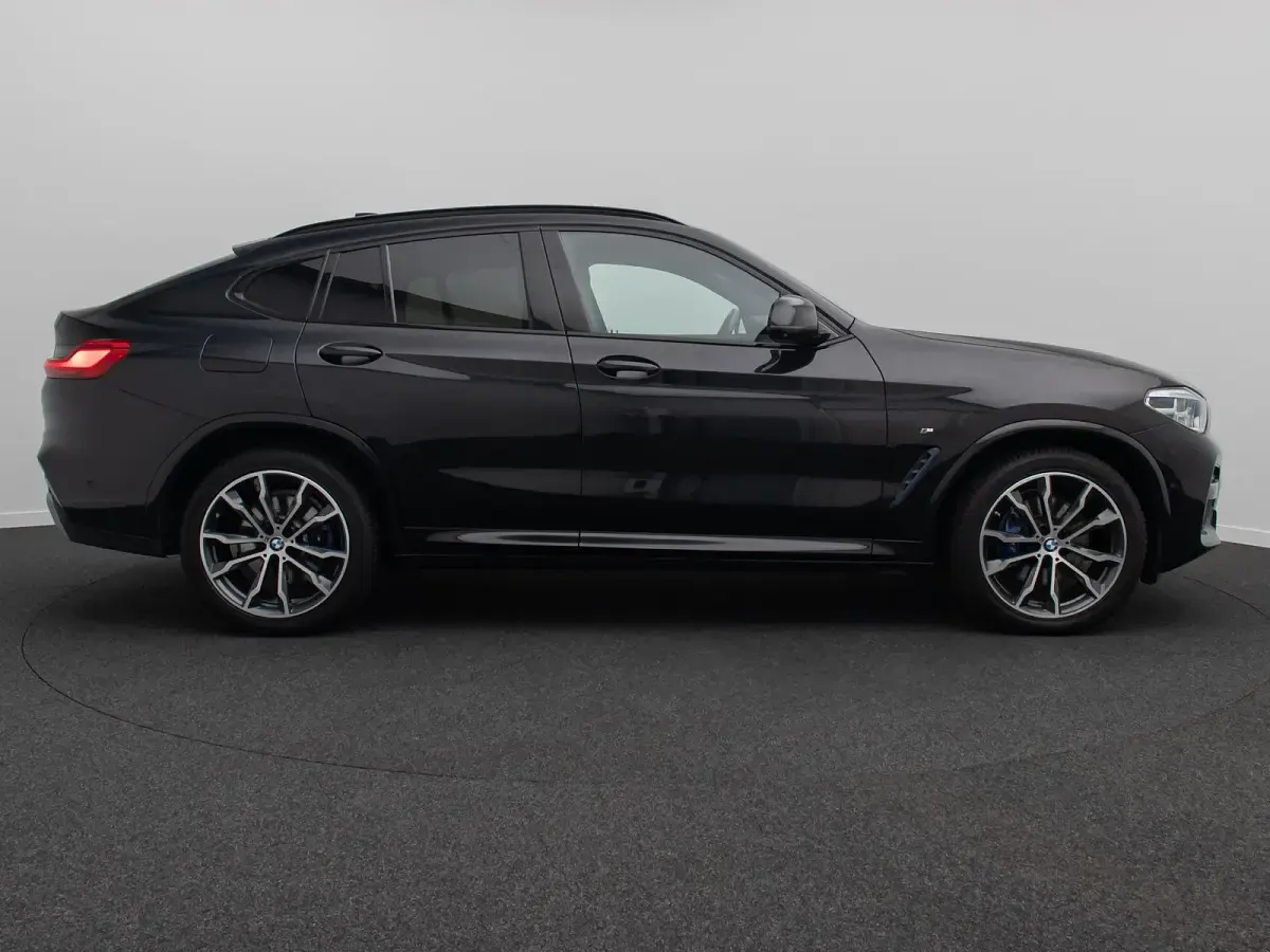 Gebraucht BMW X4 M Sport 265 PS (194 kW) 2019 Saphirschwarz475schwarz SUV