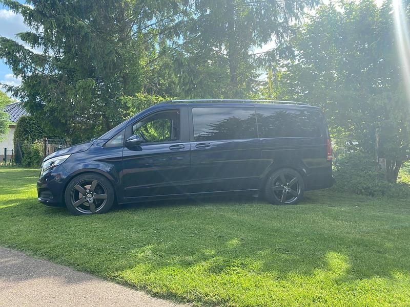 Gebraucht Mercedes V250 190 PS (139 kW) 2018 Blau Van / Kleinbus