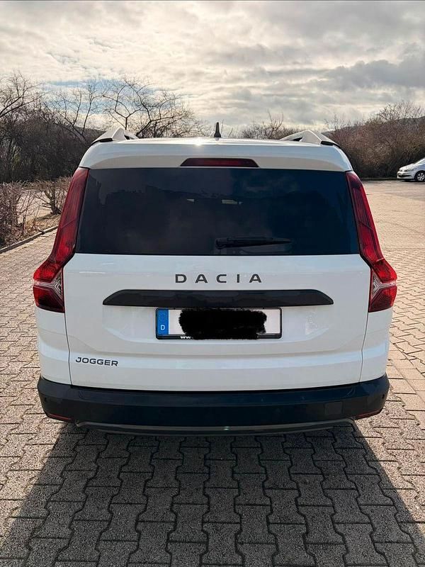 Gebraucht Dacia Jogger Extreme 101 PS (74 kW) 2022 Weiß Van / Kleinbus