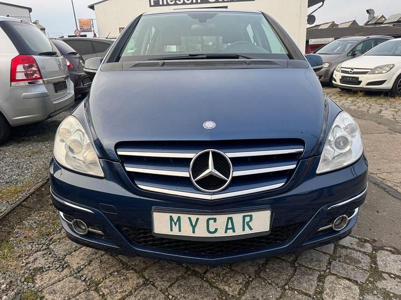 Gebraucht Mercedes B180 116 PS (85 kW) 2010 Blau Van / Kleinbus