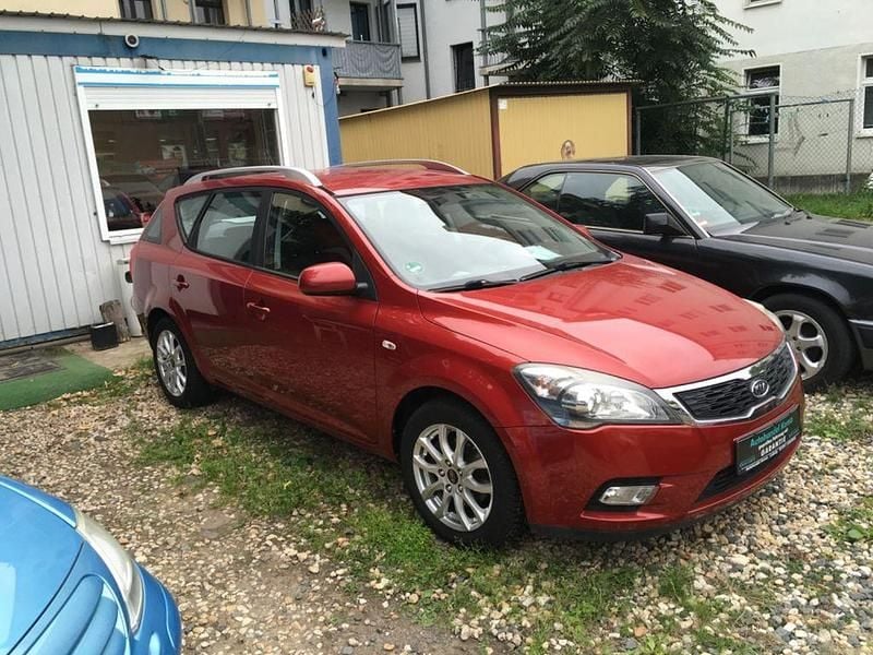 Gebraucht Kia Ceed Sportswagon 125 PS (91 kW) 2012 Rot Kombi