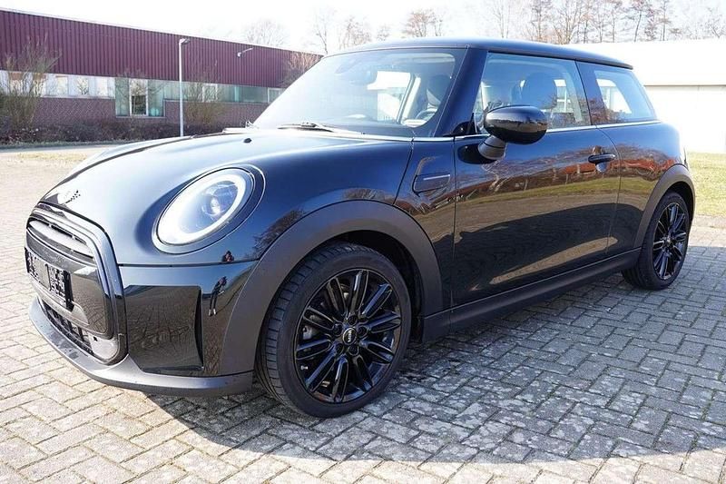 Gebraucht Mini Cooper 136 PS (100 kW) 2023 Schwarz Kleinwagen