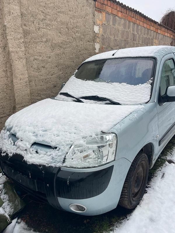 Blau Gebraucht 2006 Peugeot Partner Van / Kleinbus | 1.800 € (Guter Preis) - Bild 1/4