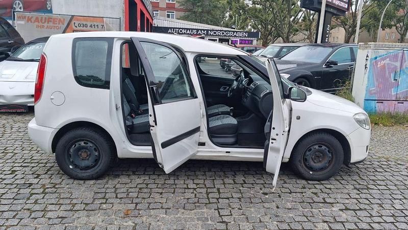 Weiß Gebraucht 2008 Skoda Roomster Style Van / Kleinbus | 2.200 € (Fairer Preis) - Bild 1/4