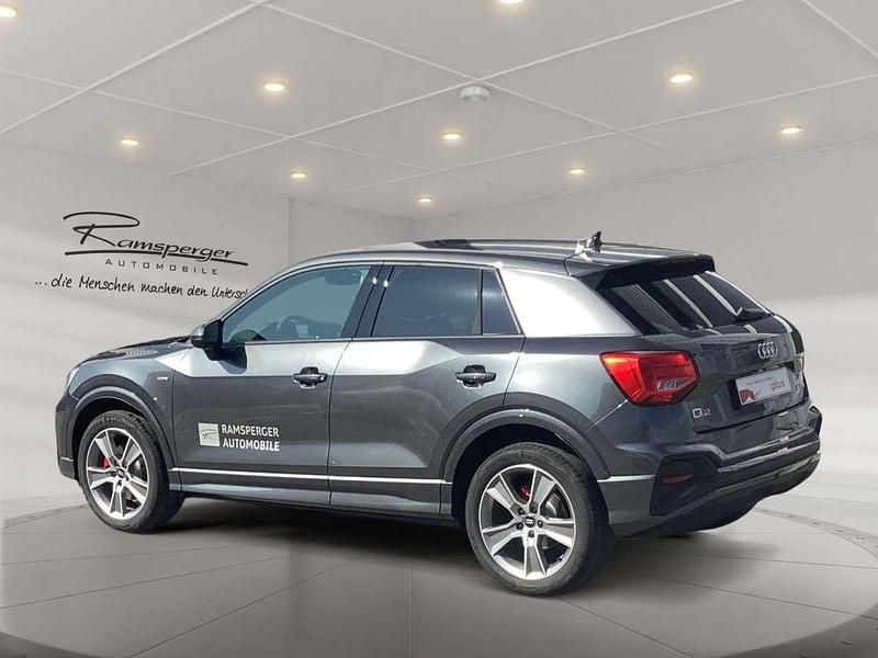 Gebraucht Audi Q2 S-Line 150 PS (110 kW) 2024 Grau (daytonagrau perleffekt) SUV