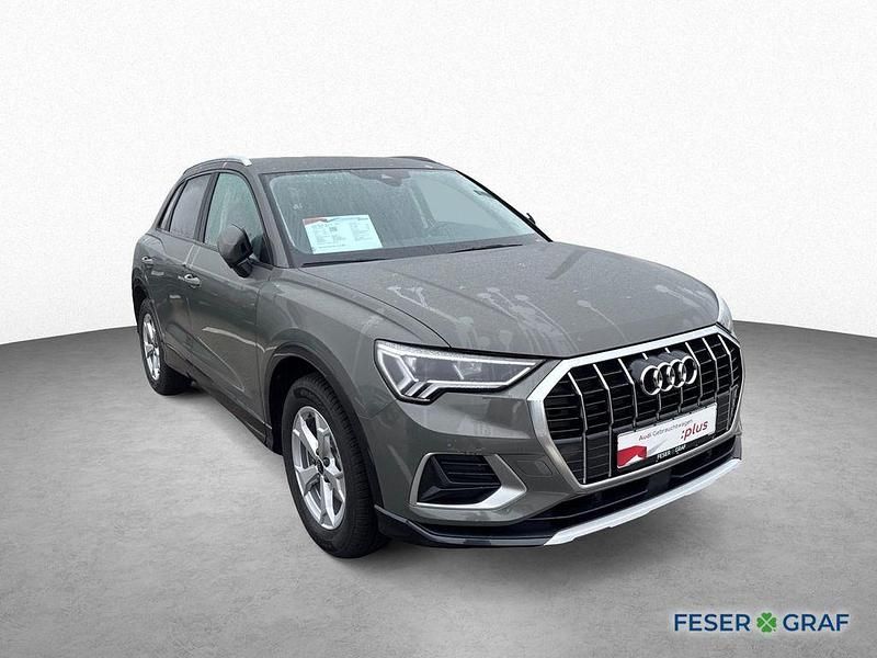 Gebraucht Audi Q3 Ambiente 150 PS (110 kW) 2025 Chronosgrau metallic SUV
