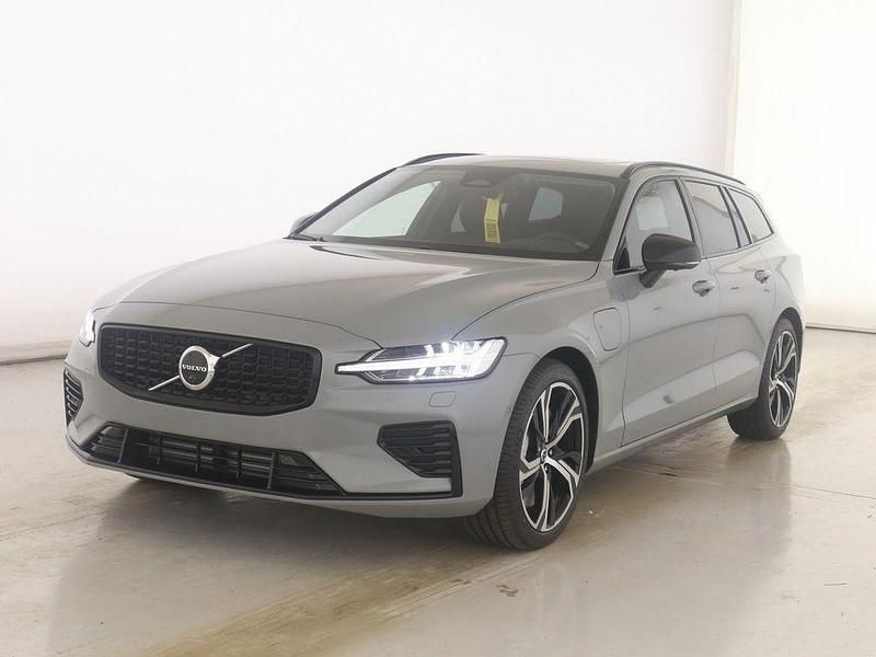 Grau Gebraucht 2024 Volvo V60 Ultra Kombi | 45.890 € (Teuer) - Bild 1/4