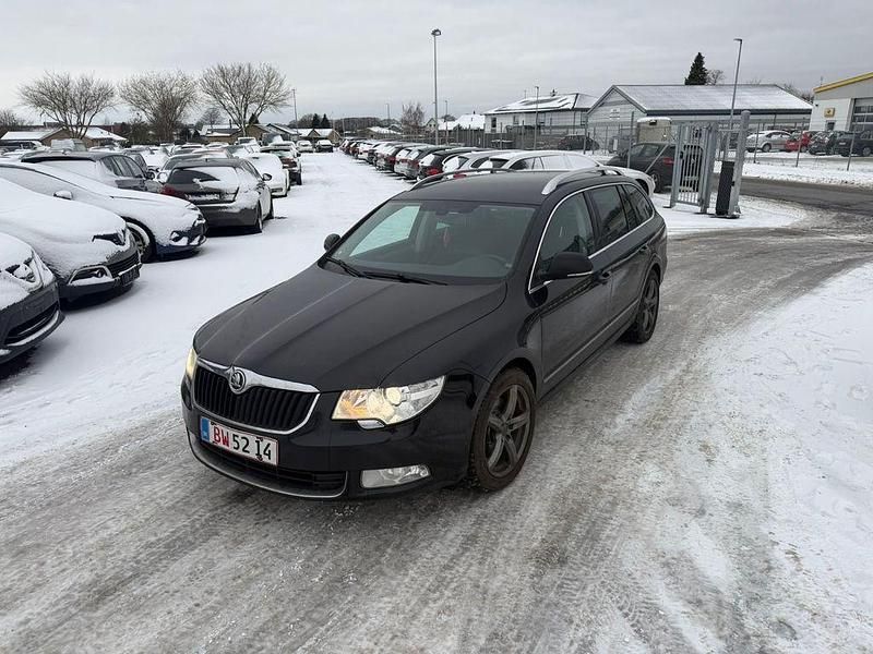 Schwarz Gebraucht 2011 Skoda Superb Elegance Kombi | 2.900 € (Superpreis) - Bild 1/4