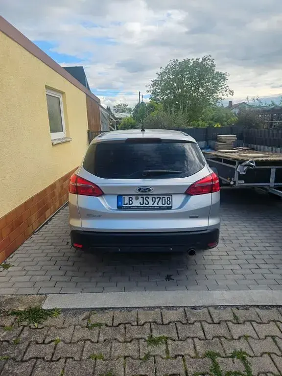 Gebraucht Ford Focus 150 PS (110 kW) 2015 Silber Limousine