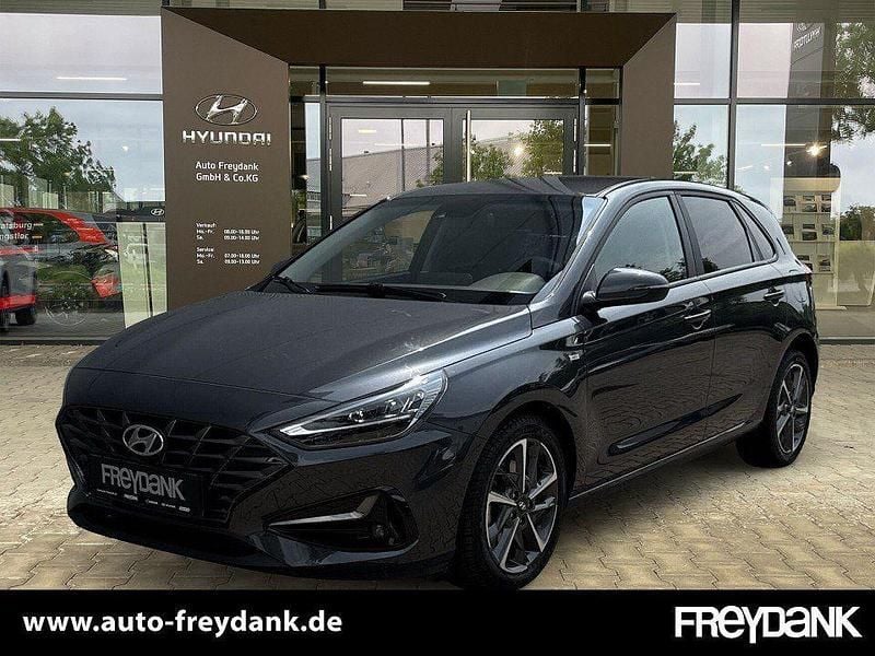 Dark knight Gebraucht 2023 Hyundai i30 Trend Limousine | 21.499 € (Fairer Preis) - Bild 1/4
