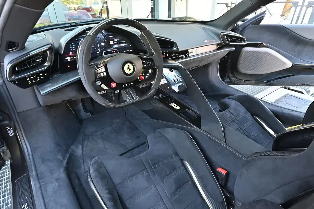 Neu Ferrari Testarossa 2026 Grau