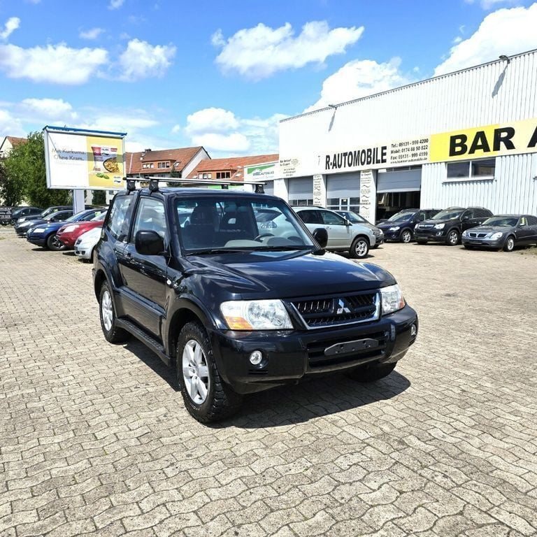 Schwarz Gebraucht 2006 Mitsubishi Pajero SUV | 6.450 € - Bild 1/4