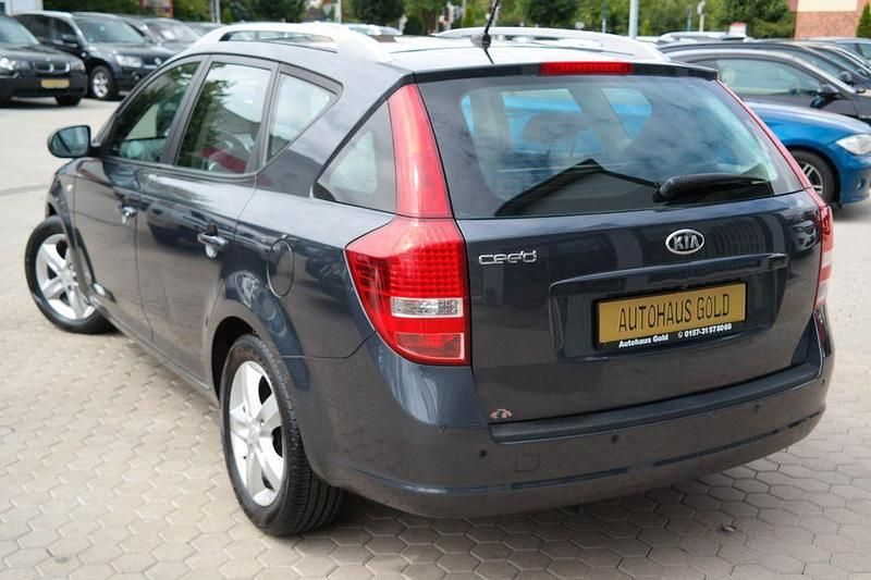 Gebraucht Kia Ceed Sportswagon 90 PS (66 kW) 2011 Grau Kombi