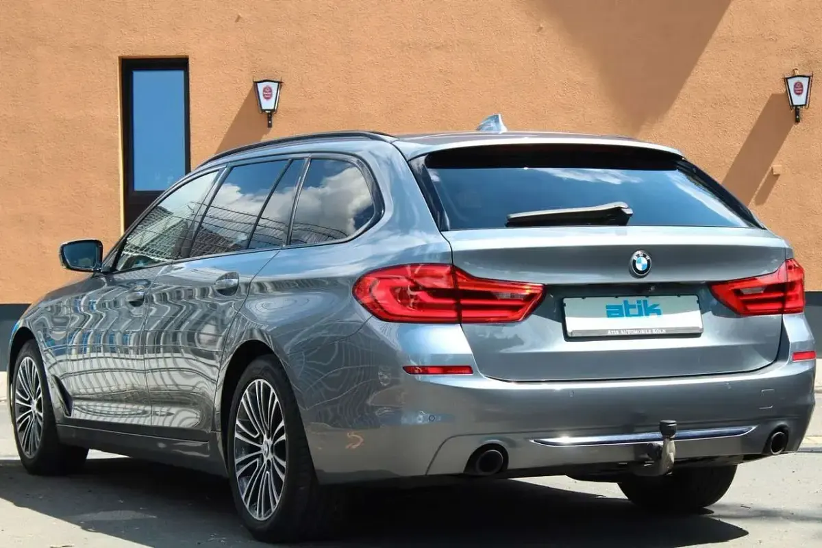 Gebraucht BMW 525 Sport Line 231 PS (169 kW) 2019 Bluestone Kombi