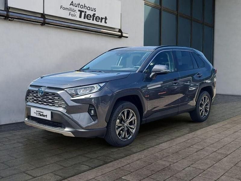 Grau Gebraucht 2024 Toyota RAV4 Hybrid Team SUV | 39.980 € (Guter Preis) - Bild 1/3