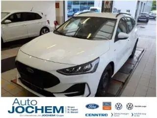 Weiss Gebraucht 2023 Ford Focus ST-Line Kombi | 25.444 € (Fairer Preis) - Bild 1/1
