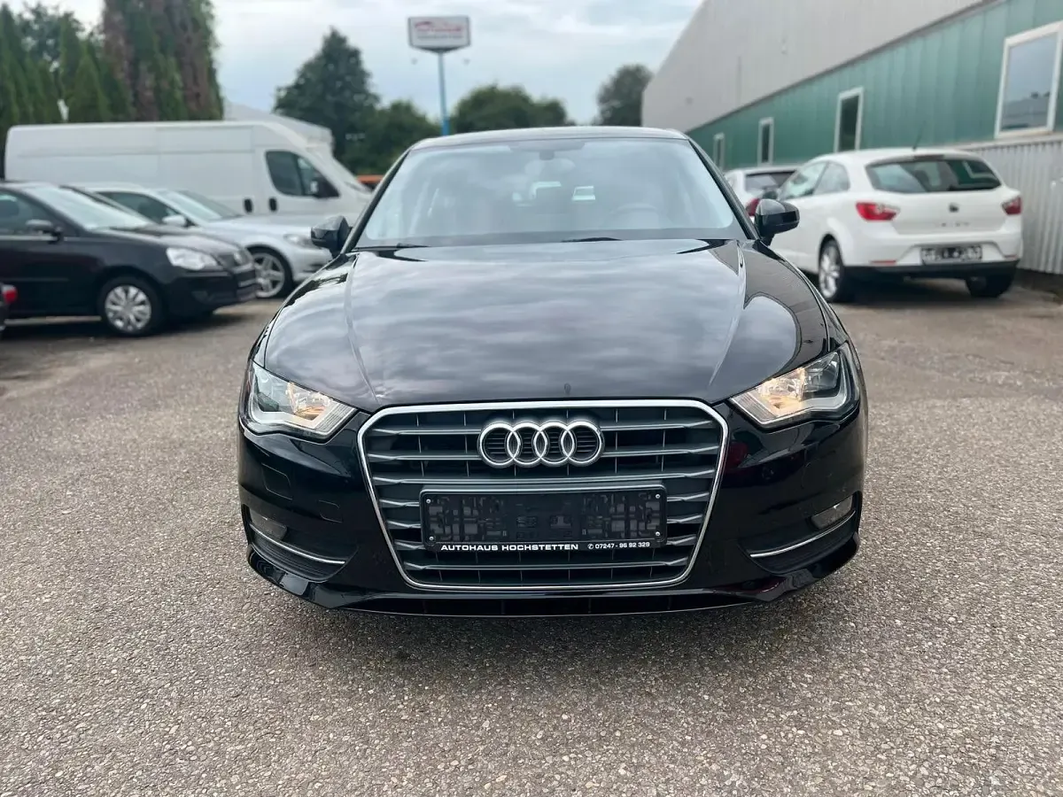 Gebraucht Audi A3 Sportback Attraction 110 PS (80 kW) 2014 Schwarz Kleinwagen