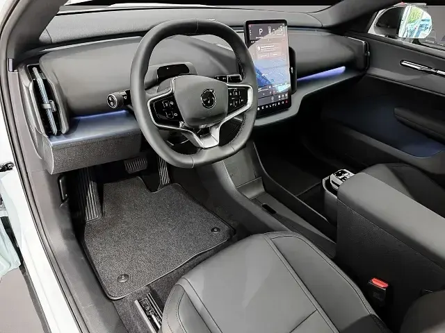 Neu Volvo EX30 CC Performance 314 kW (428 PS) 2026 Weiß